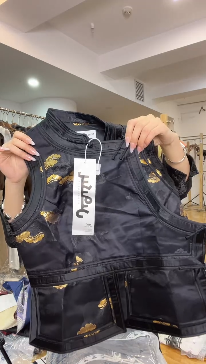 S码         95斤  马甲  福利