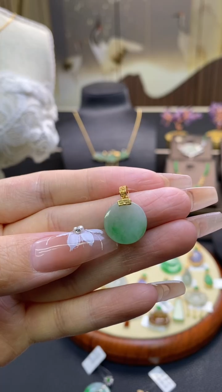 【闪购商品】翡翠颈饰18K金镶嵌净货12312