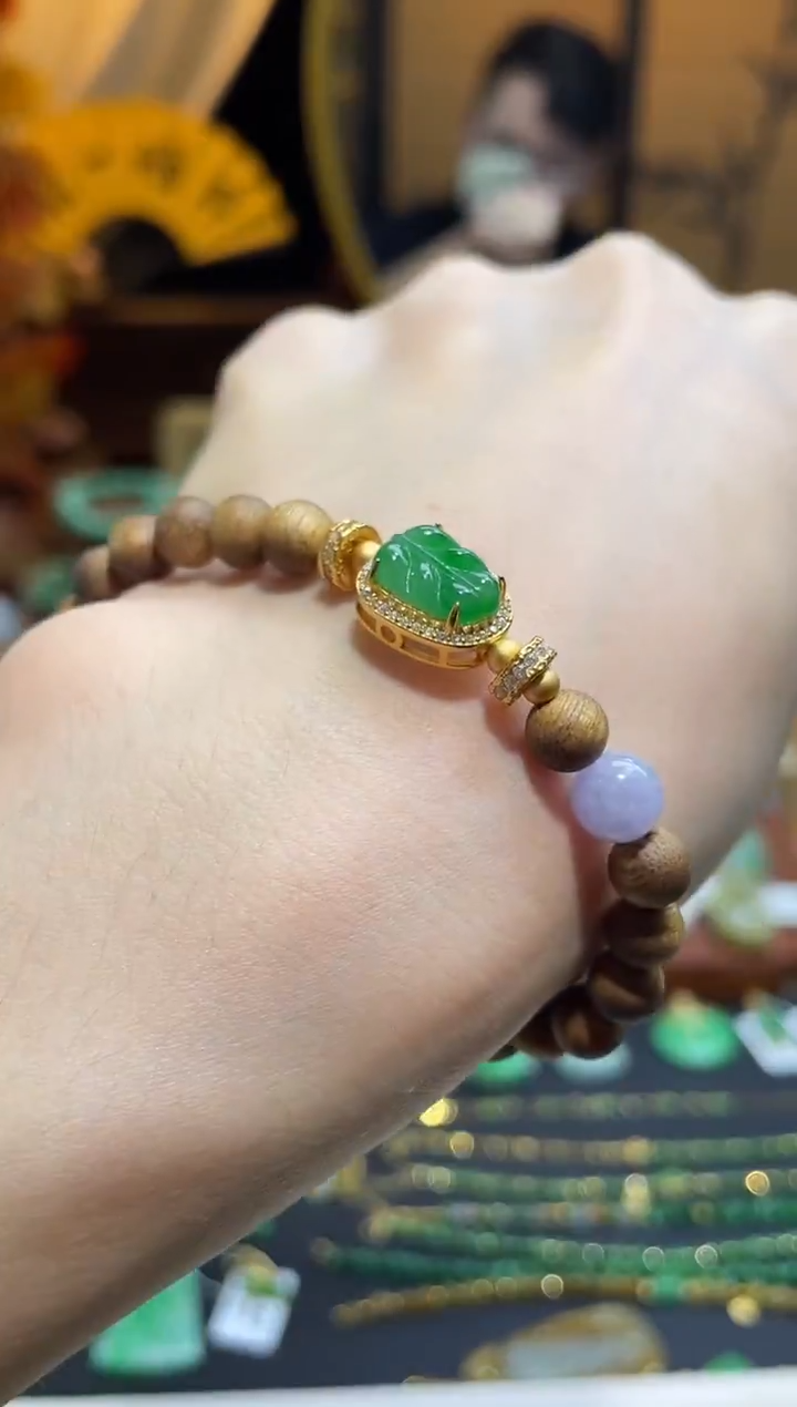 颈饰未镶嵌翡翠手串