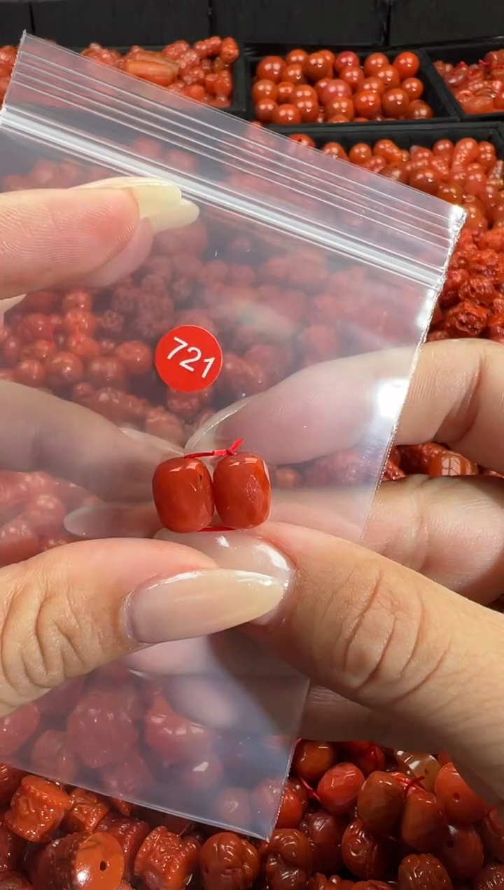 颈饰未镶嵌南红玛瑙1