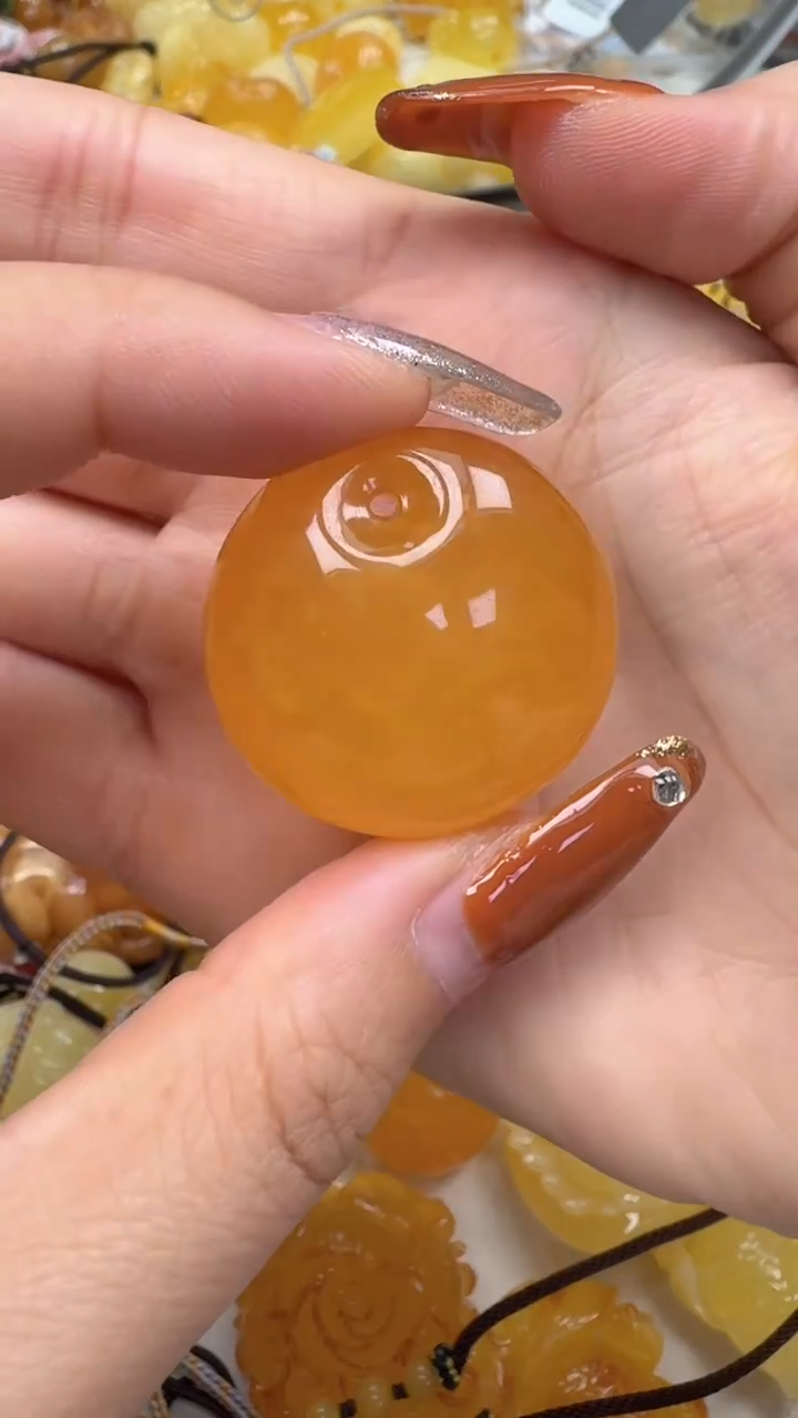 裸石琥珀未镶嵌如图