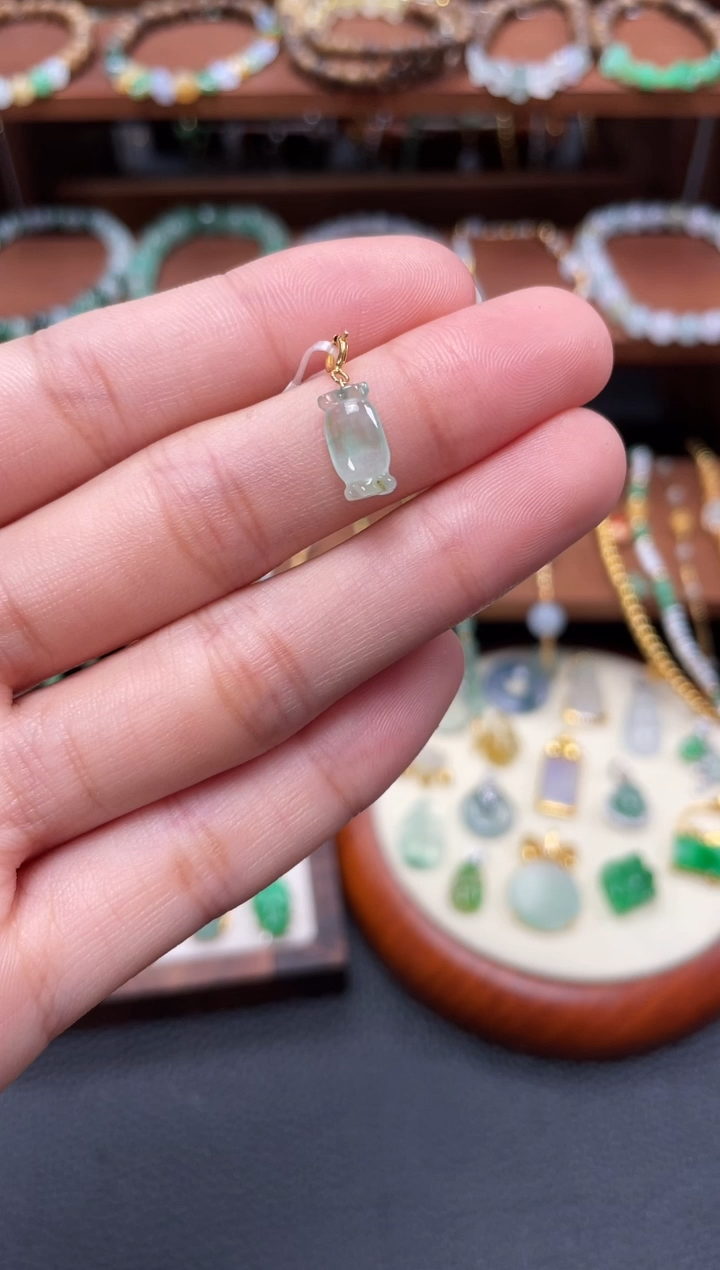 【闪购商品】翡翠吊坠(不含链)18K金镶嵌一个  JK618