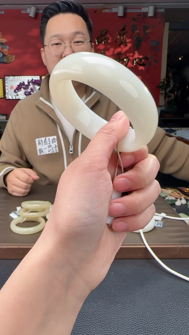 【闪购商品】和田玉.未镶嵌白玉宽版镯55-62