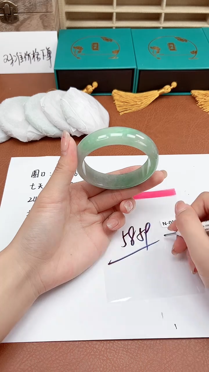 缅风精美手镯礼盒装N015