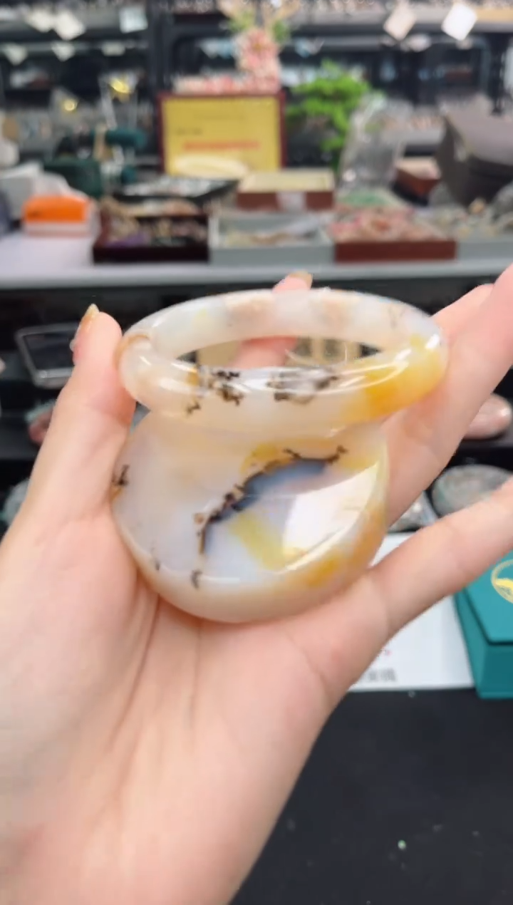 【闪购商品】石英质玉手镯未镶嵌58圈口（赠品镯心）106305