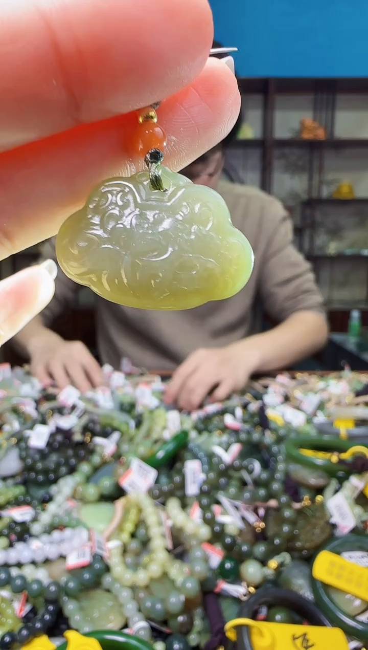 颈饰未镶嵌和田玉1