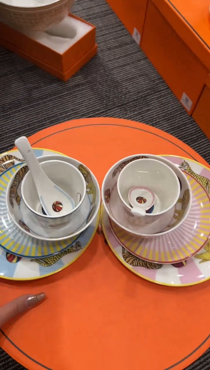 【闪购商品】杯H245--------------