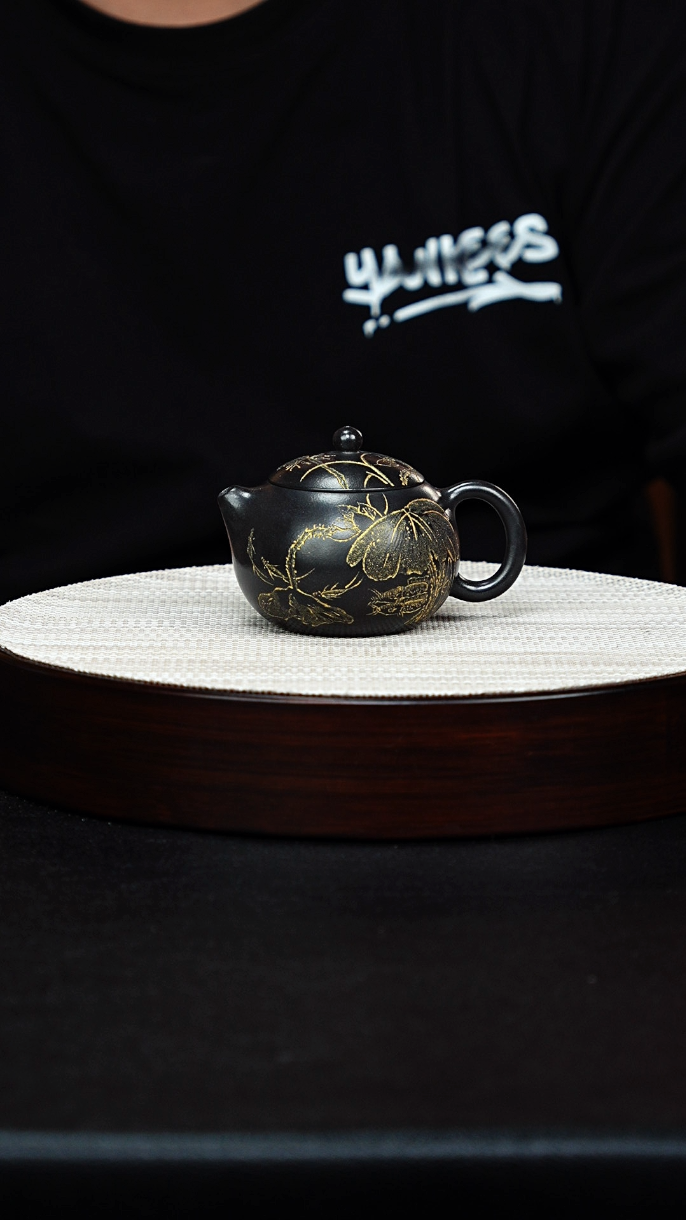 宜兴原矿纯手工紫砂 荷花西施 景州黑料