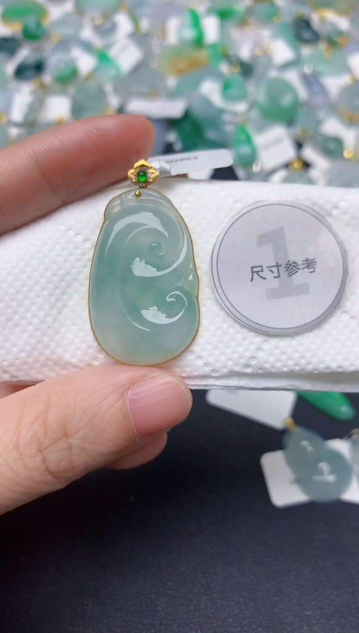 颈饰18K金镶嵌翡翠天然缅甸A货翡翠