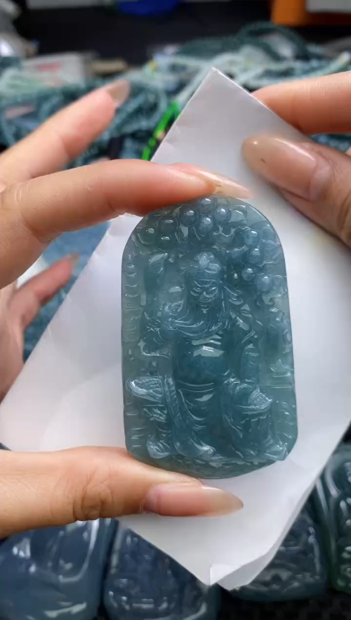 【闪购商品】翡翠颈饰未镶嵌           