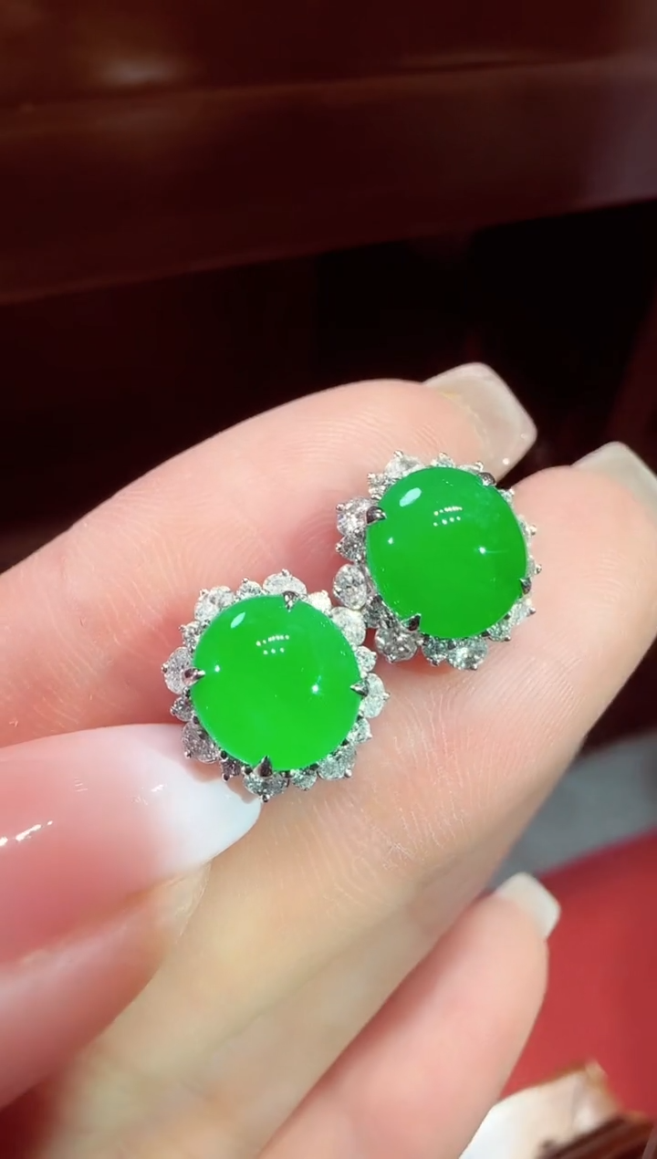 【闪购商品】翡翠耳饰18K金镶嵌蛋面