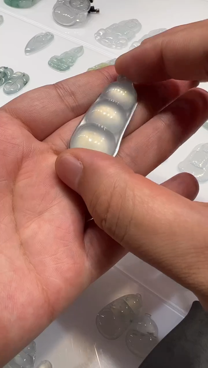 定制翡翠未镶嵌豆子