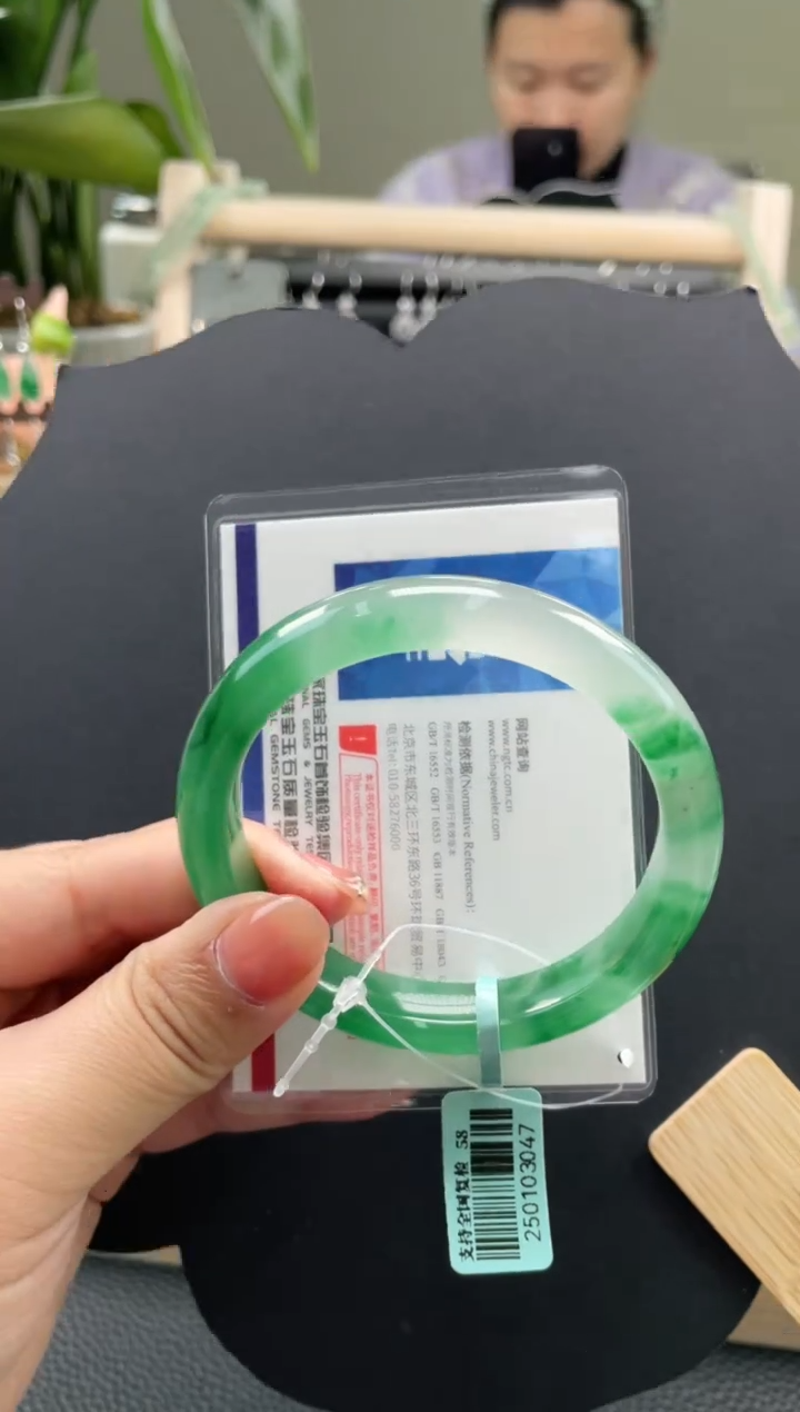 【闪购商品】石英质玉手镯未镶嵌口径57