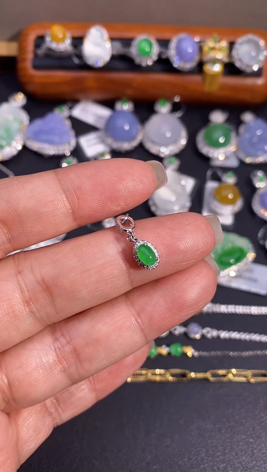 【闪购商品】翡翠颈饰18K金镶嵌吊坠