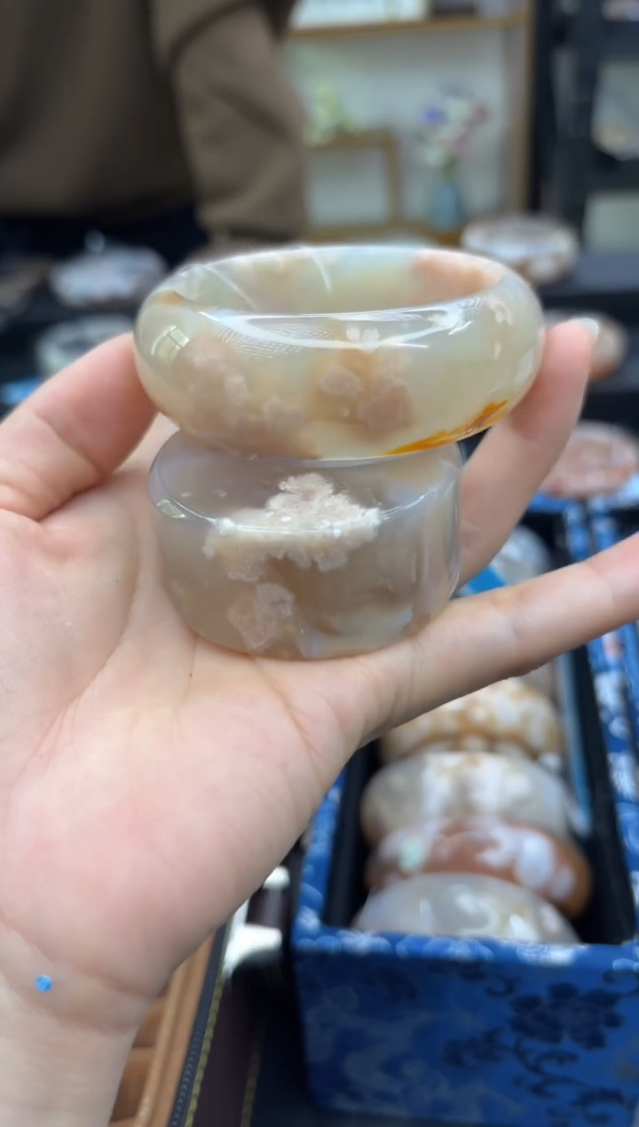 【闪购商品】石英质玉手镯未镶嵌C80(55圈赠送镯心)