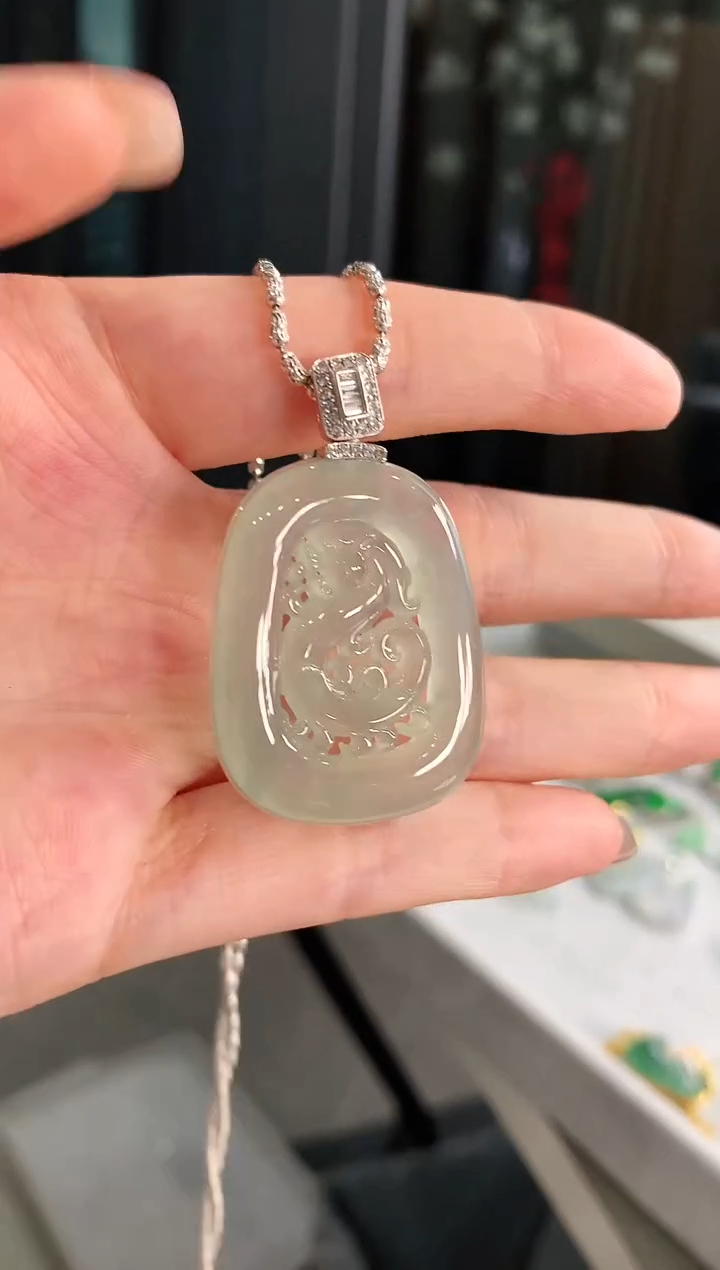 【闪购商品】翡翠吊坠(不含链)18K金镶嵌吊坠