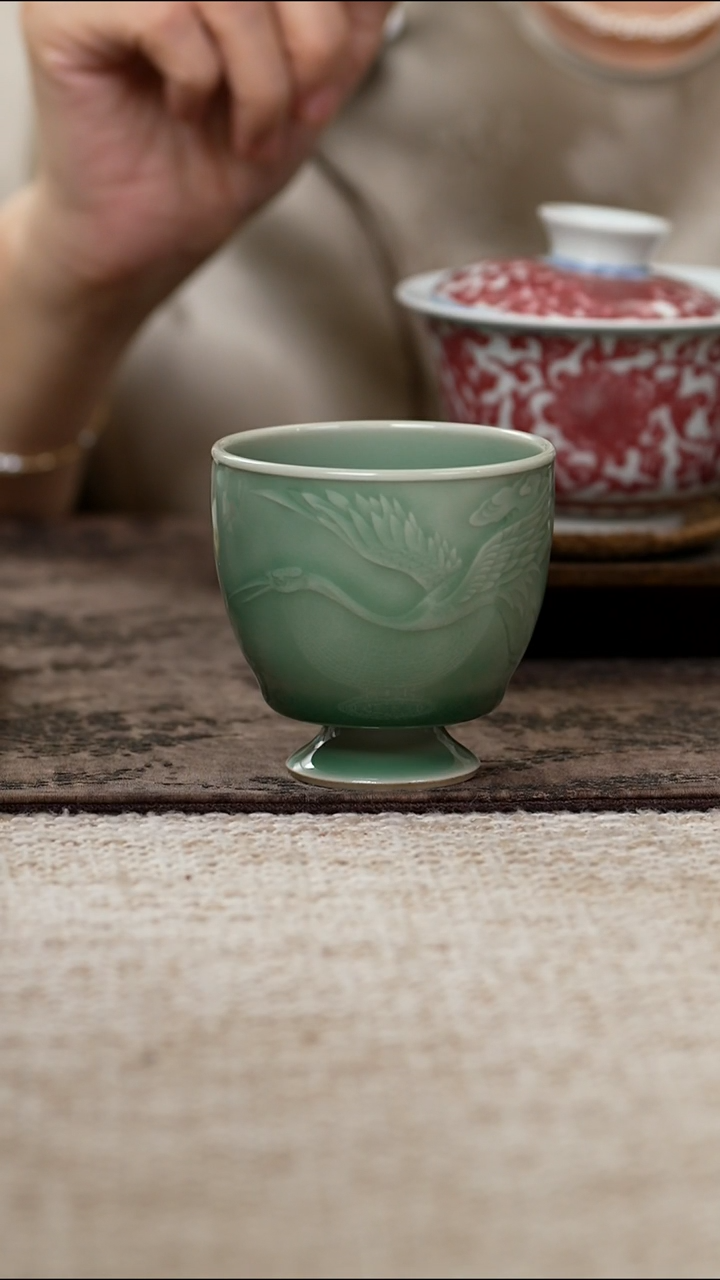 /A70梅子青云鹤高足杯