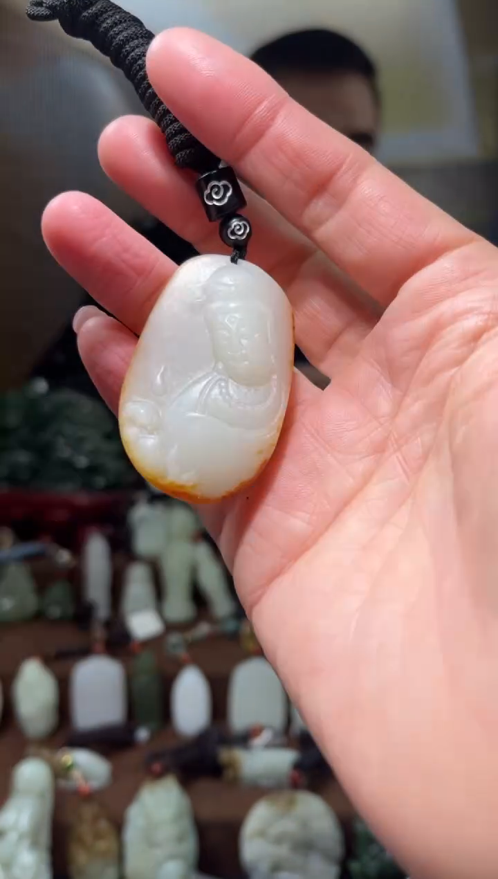 颈饰未镶嵌和田玉.