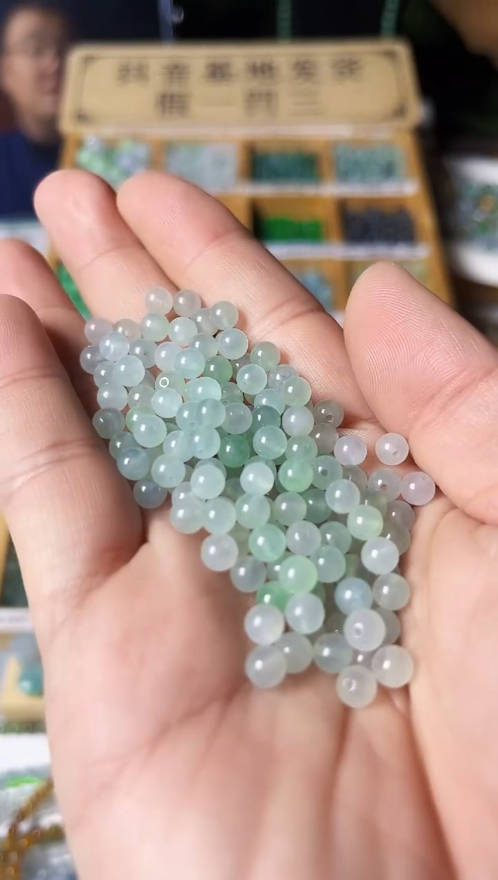 【闪购商品】翡翠散珠翡翠散珠120颗多样性发货