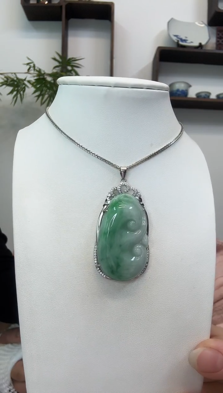 吊坠(赠链)银S925镶嵌翡翠如意