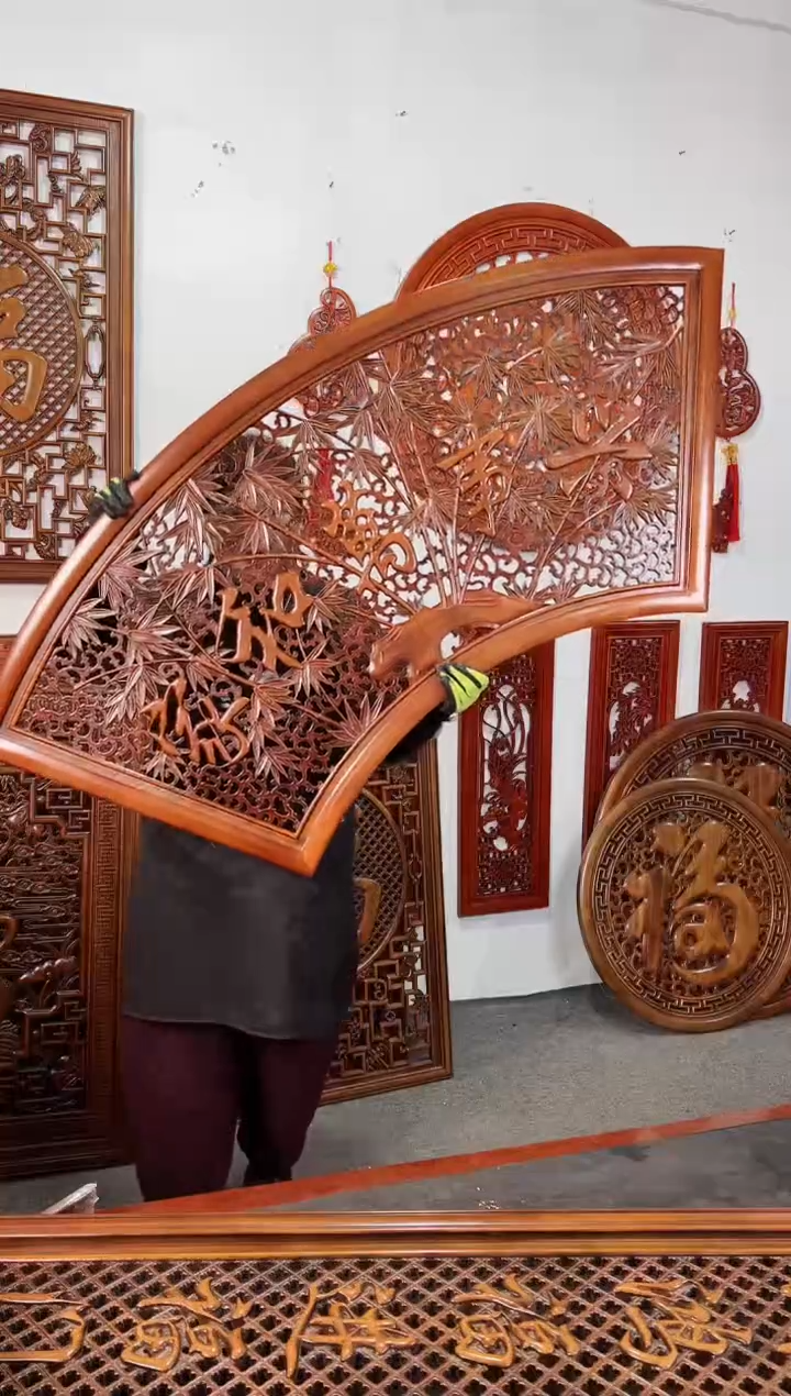 【闪购商品】香樟木木雕160*80  家和万事兴