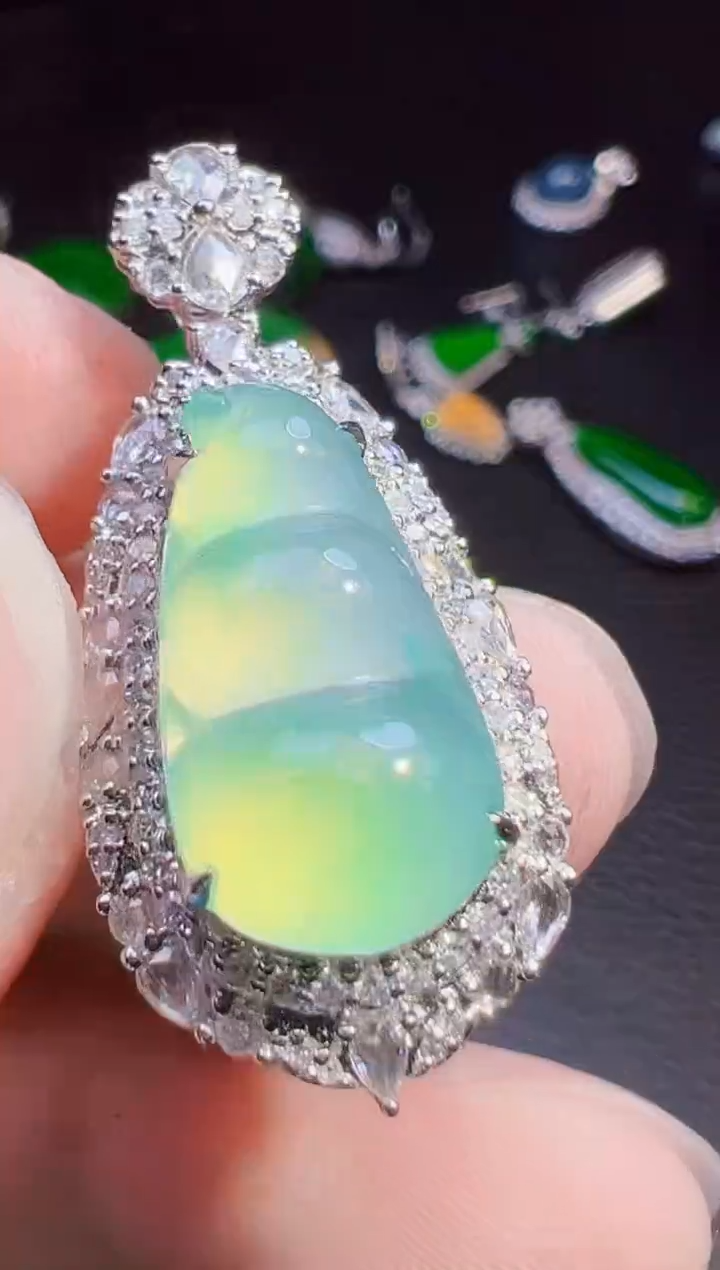 颈饰18K金镶嵌翡翠用****1翡翠