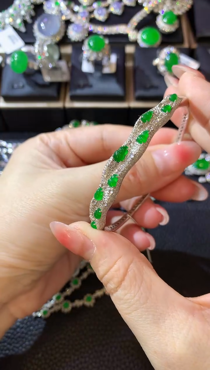 【闪购商品】翡翠手镯18K金镶嵌W3 翡翠