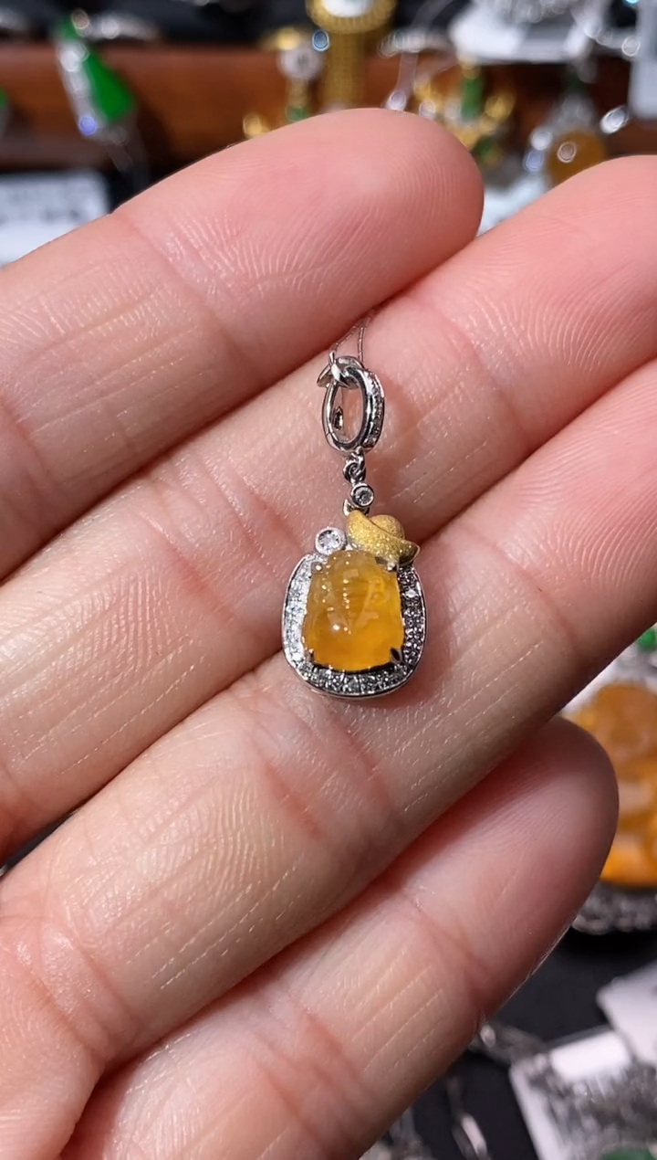 【闪购商品】翡翠吊坠(不含链)18K金镶嵌吊坠