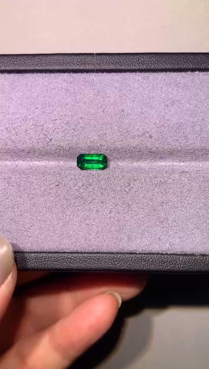【闪购商品】祖母绿裸石未镶嵌1.06ct吉尔德沃顿微油A138