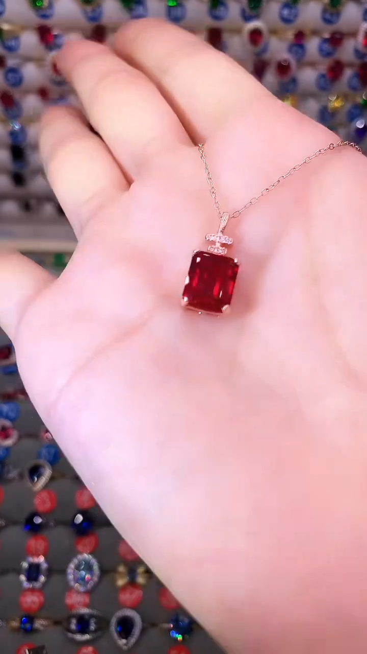 银S925镶嵌吊坠(赠链)红宝石.......