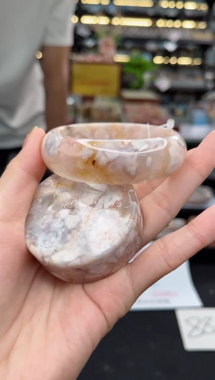 【闪购商品】石英质玉手镯未镶嵌55圈口（不退不换）183314