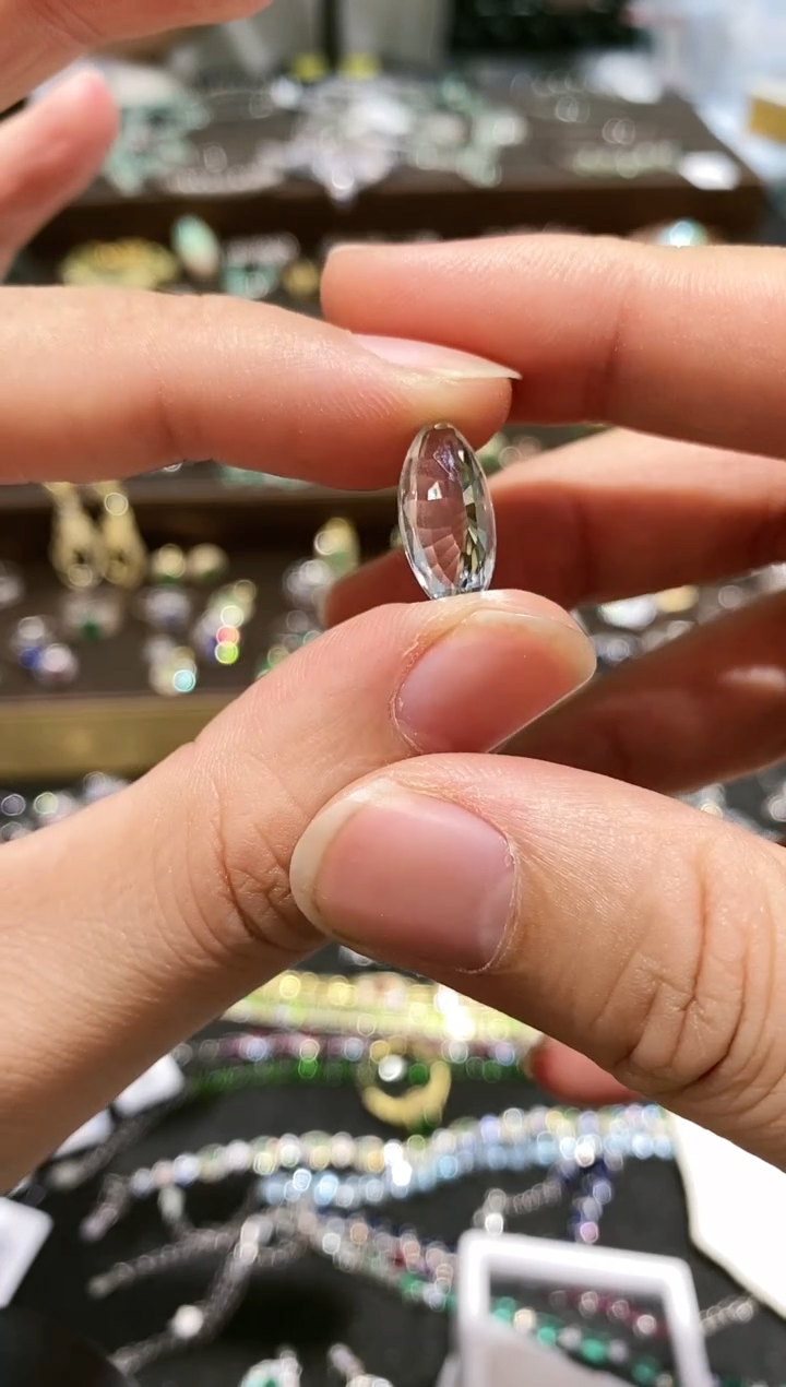 【闪购商品】海蓝宝石裸石未镶嵌吊坠