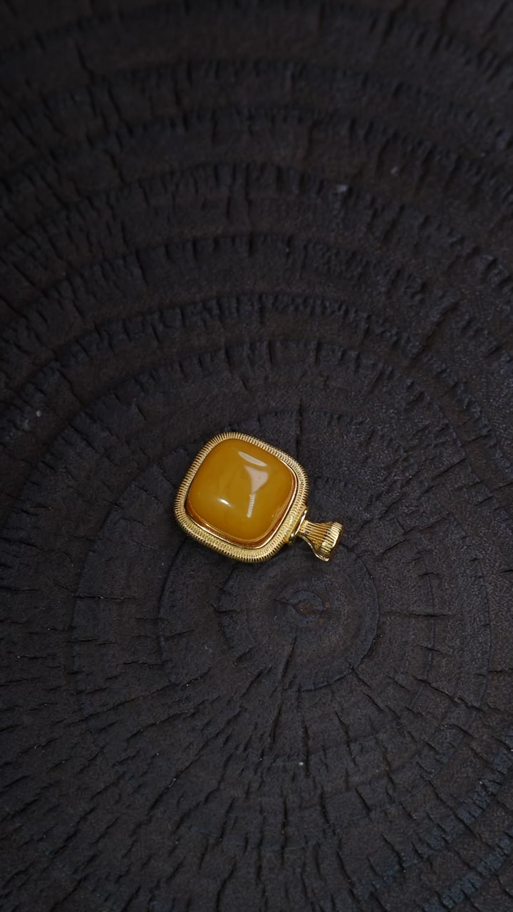 蜜蜡吊坠(赠链)银S925镶嵌方糖吊坠