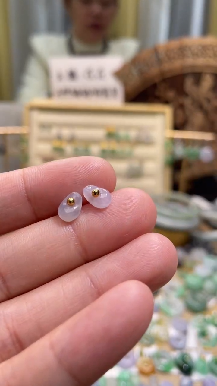 颈饰未镶嵌翡翠滴流耳钉一对