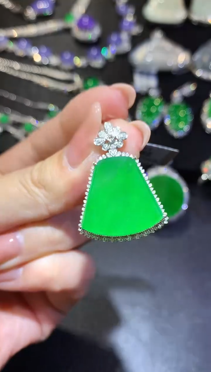 【闪购商品】翡翠吊坠(不含链)18K金镶嵌38-无事牌