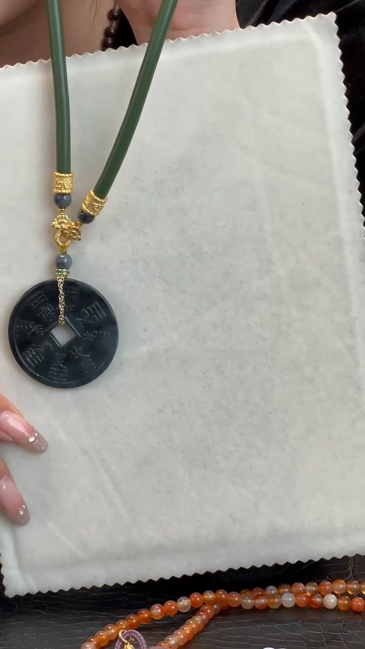 【闪购商品】翡翠颈饰未镶嵌颈饰