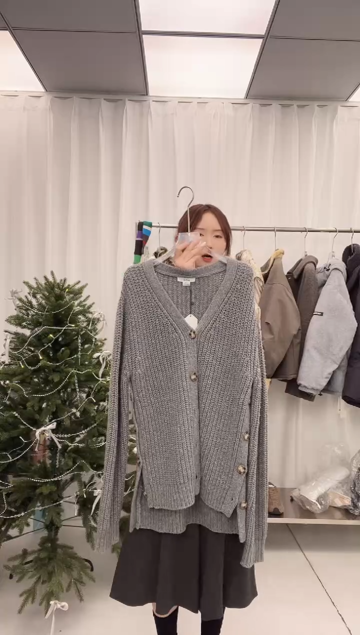 编号039 韩国设计师品牌QIUHAO 简约高级灰针织开衫M码 待开价