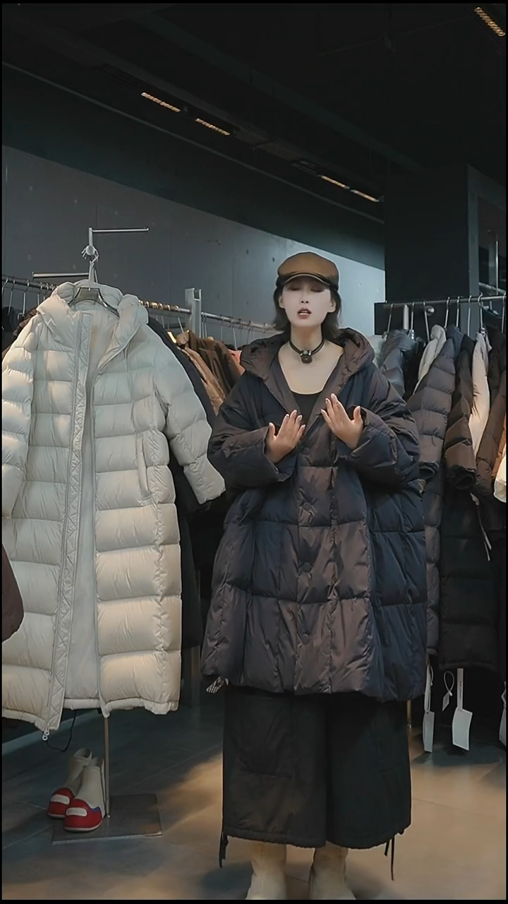 黑色羽绒黑色羽绒