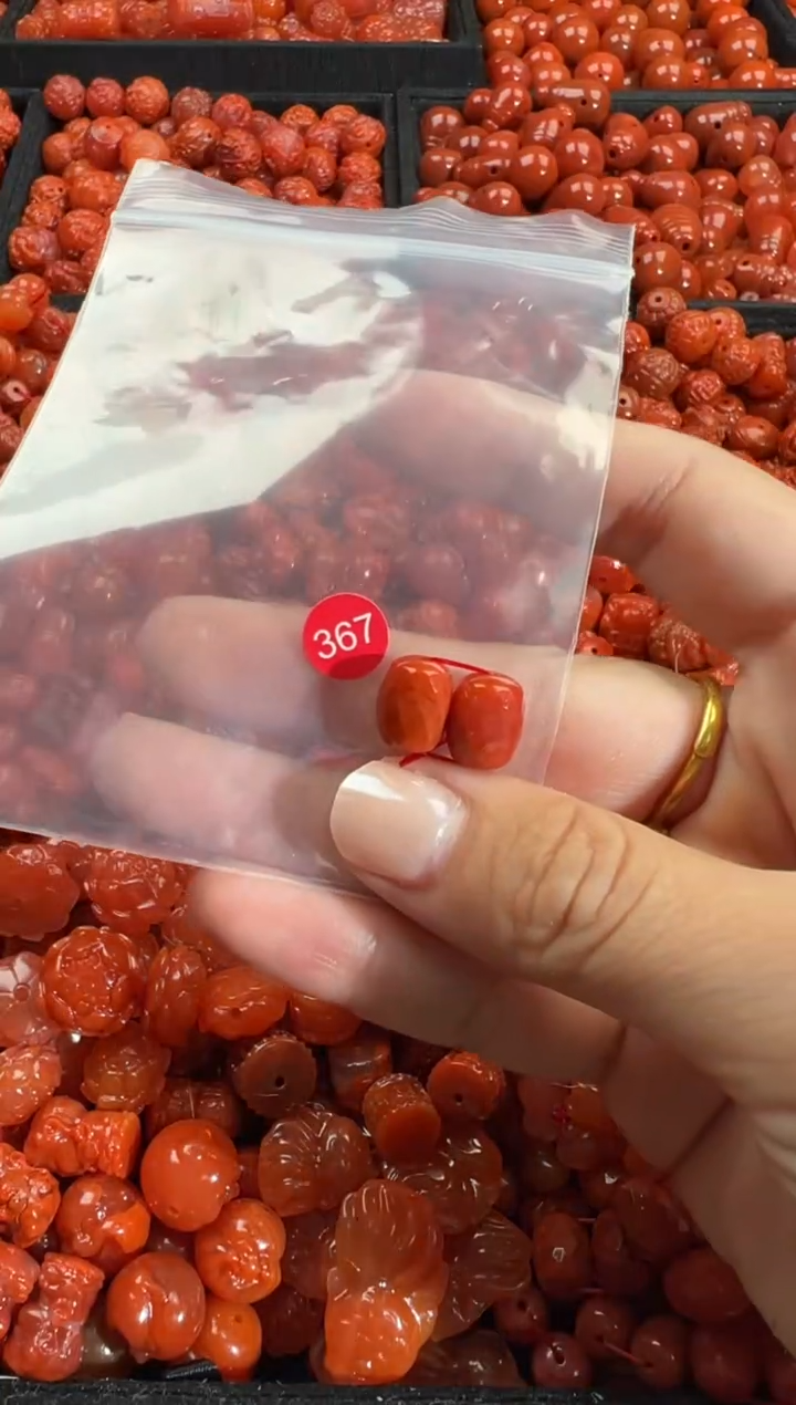 颈饰未镶嵌南红玛瑙1