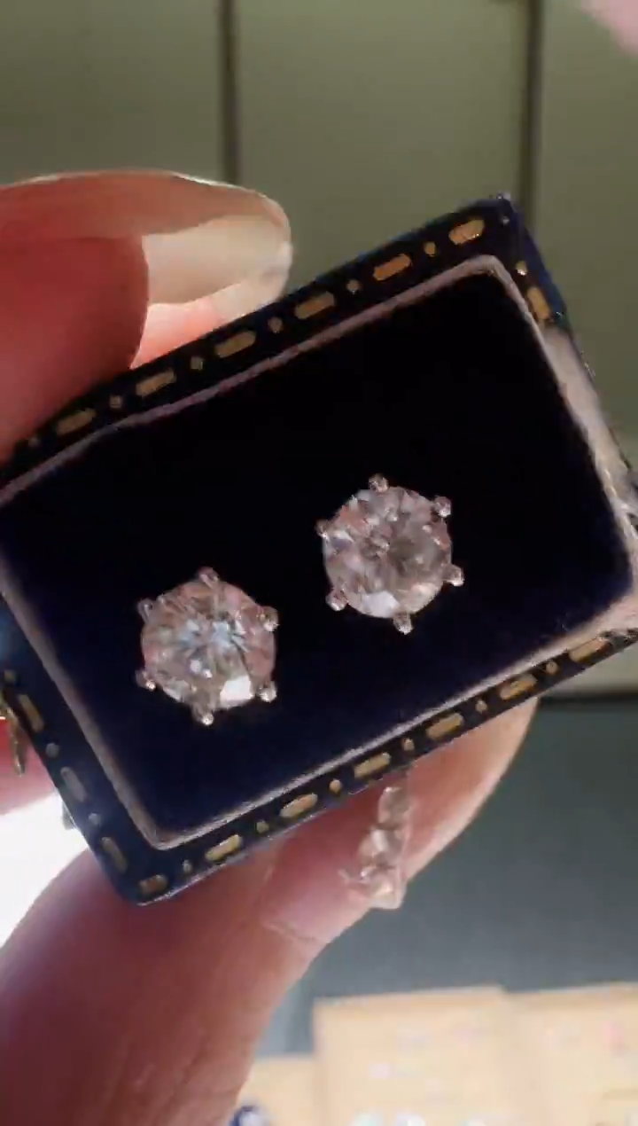 铂Pt950镶嵌耳饰钻石AY0260-PT