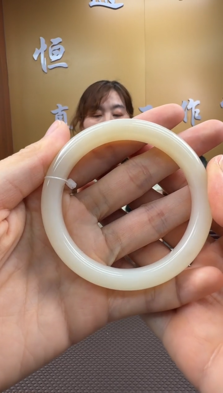 和田玉未镶嵌颈饰手镯57