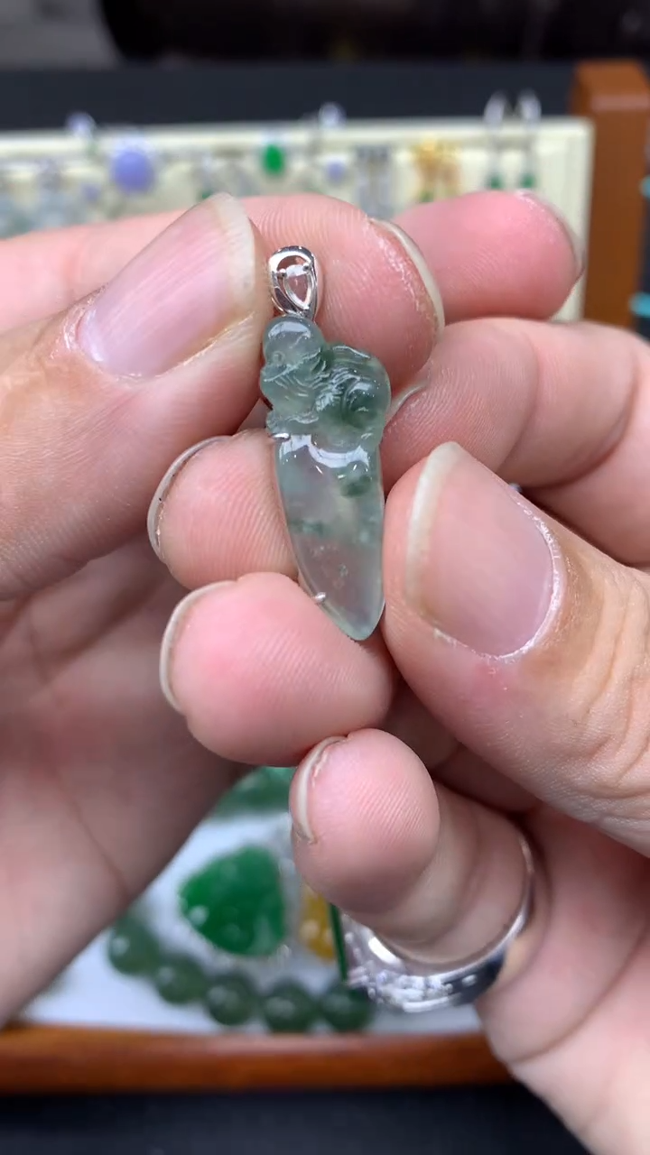 【闪购商品】翡翠颈饰18K金镶嵌148-天然翡翠