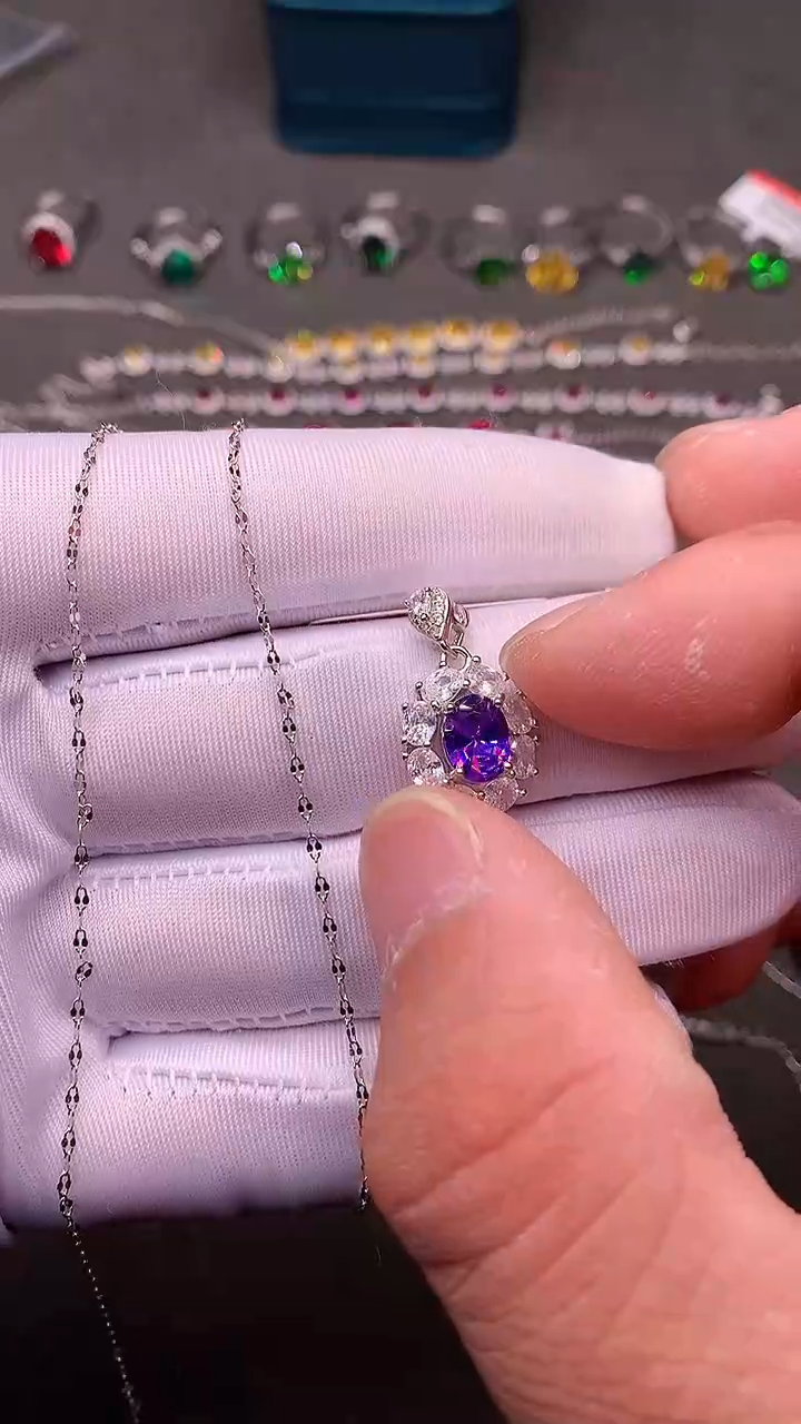 【闪购商品】彩色蓝宝石颈饰银S925镶嵌......