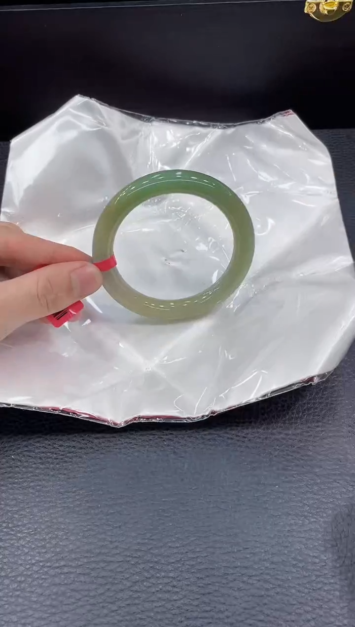 【闪购商品】翡翠手镯未镶嵌手镯