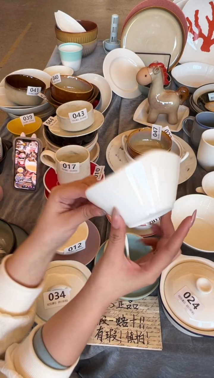 新骨瓷001瑕疵暖白4.5寸四方碗全标