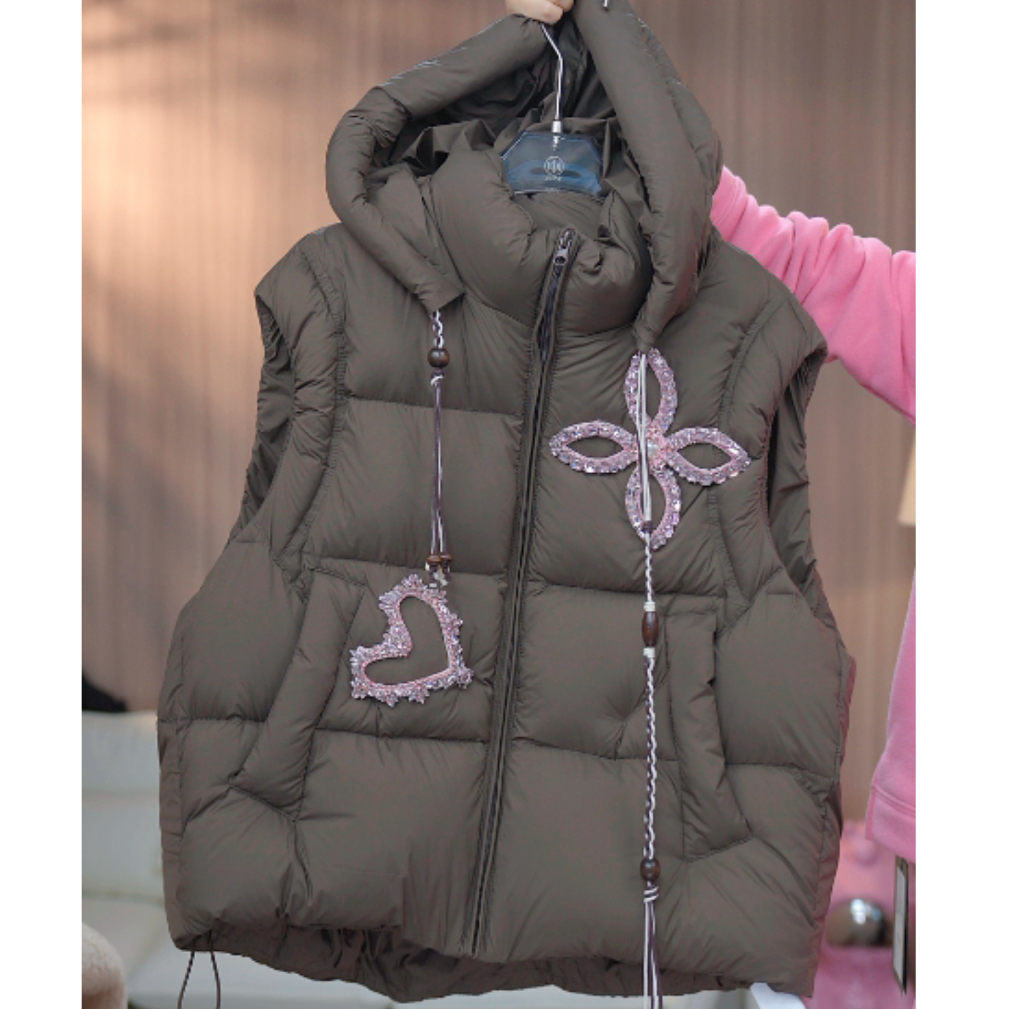 TCH私服秋冬氛围感烫钻时尚淑女百搭咖色羽绒马甲T75C25E5002