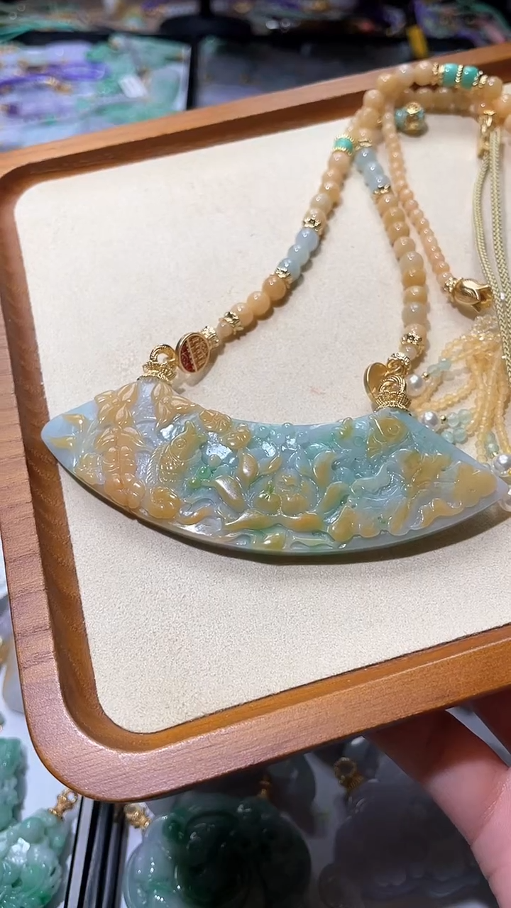【闪购商品】翡翠颈饰未镶嵌吊坠