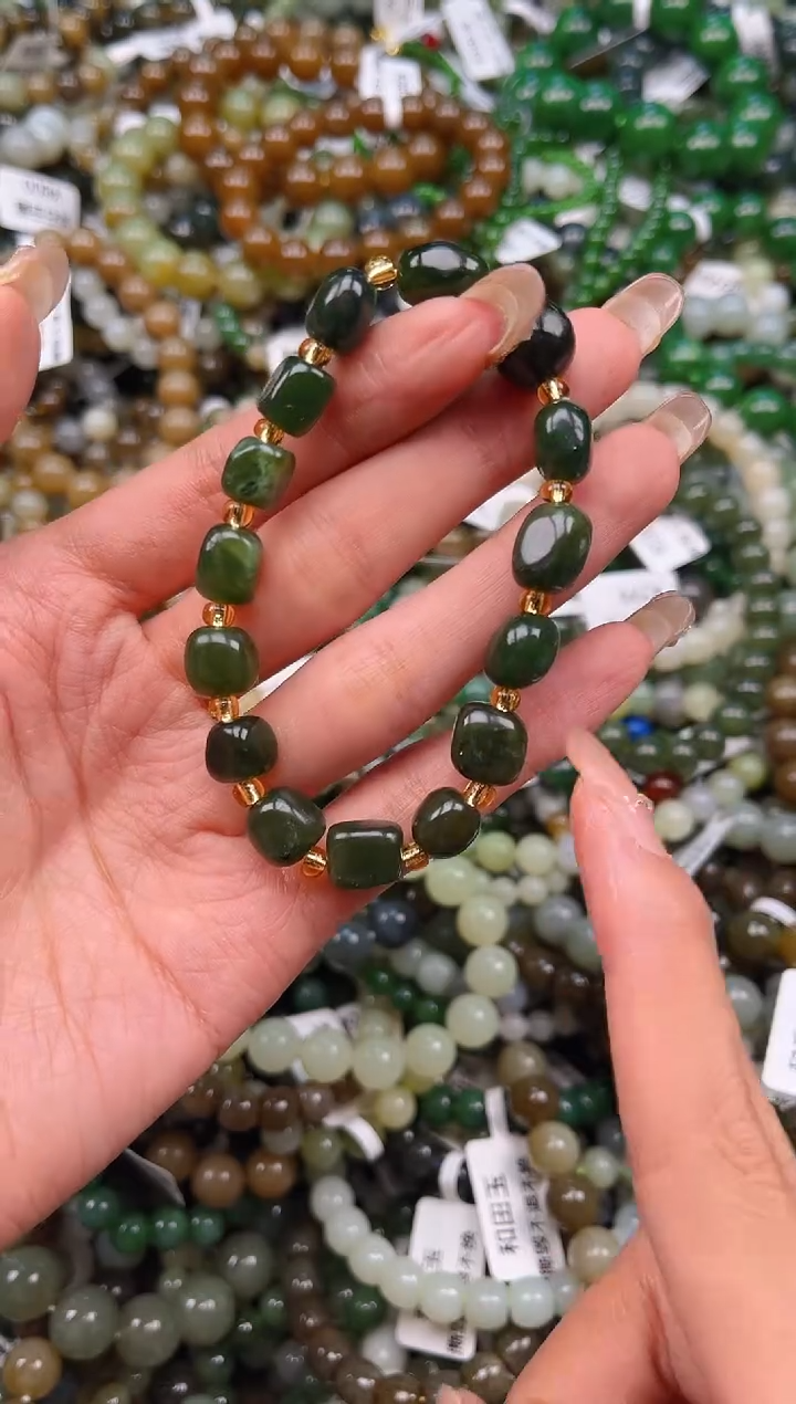 未镶嵌和田玉挂件1