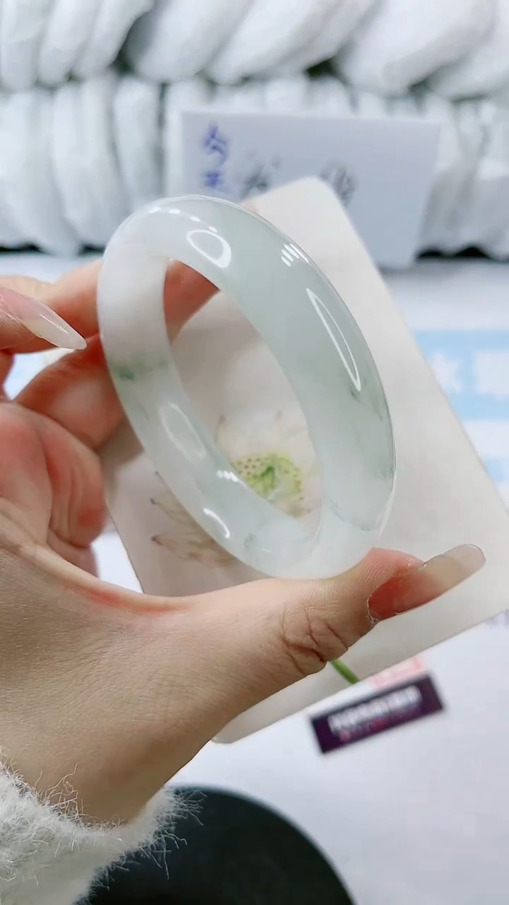 【闪购商品】石英质玉手镯合金多样性发货V83