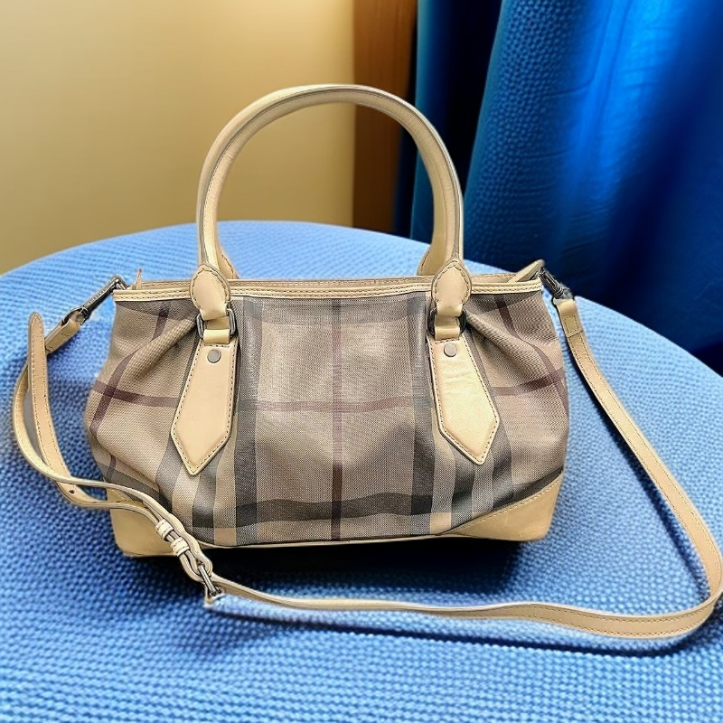 95新 BURBERRY/博柏利 白色格纹托特1804 0467